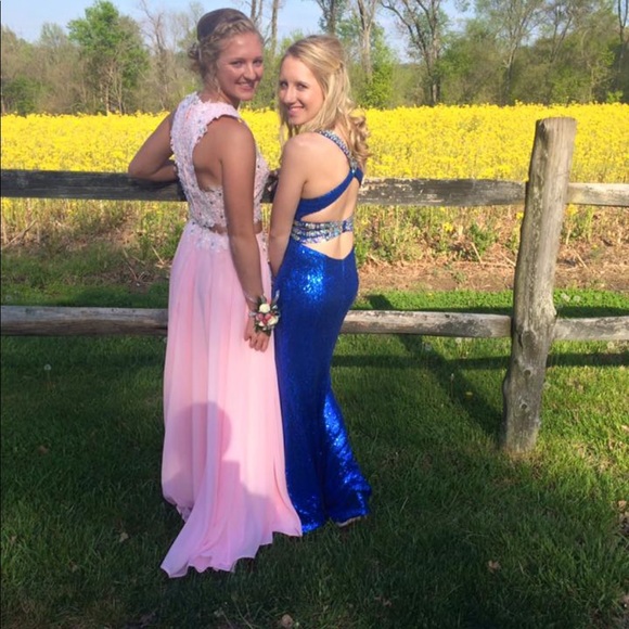 PROM DRESS - Picture 2 of 3